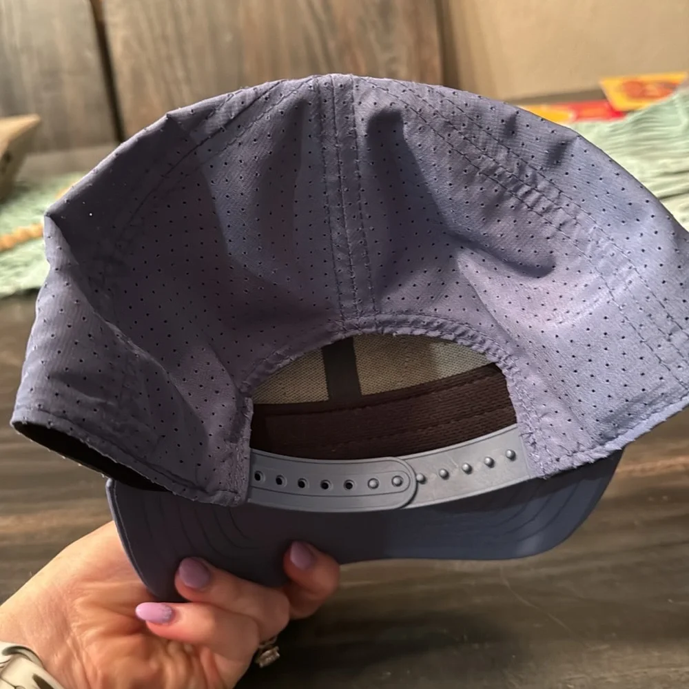 The Surfinista Adjustable Hat - NWOT - Picture 2 of 2